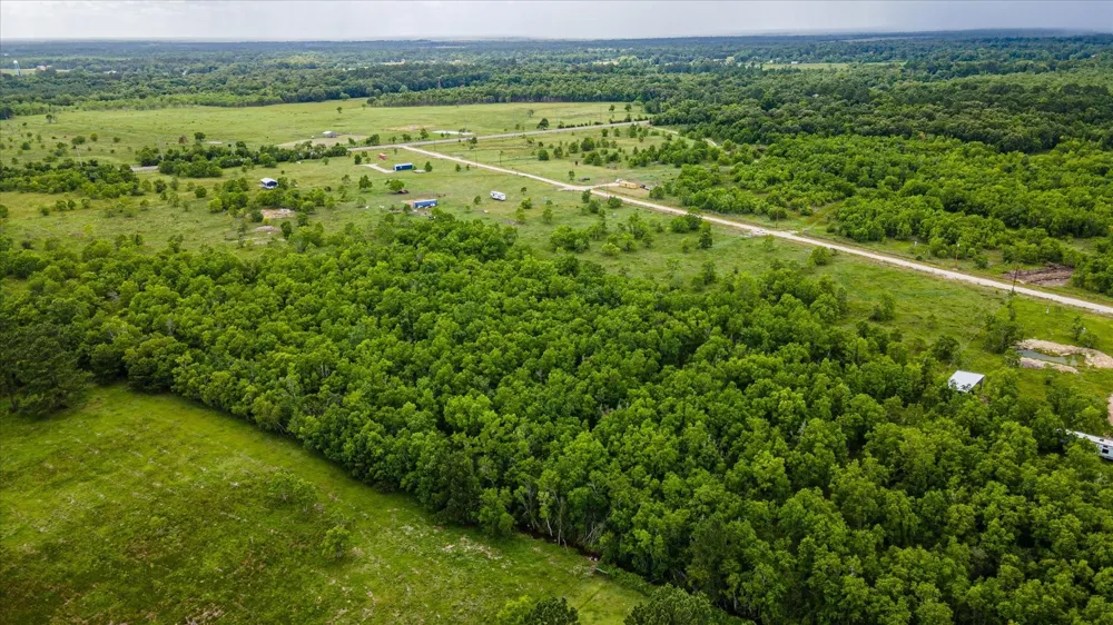 348 Private Road 77003 Liberty, TX 77575