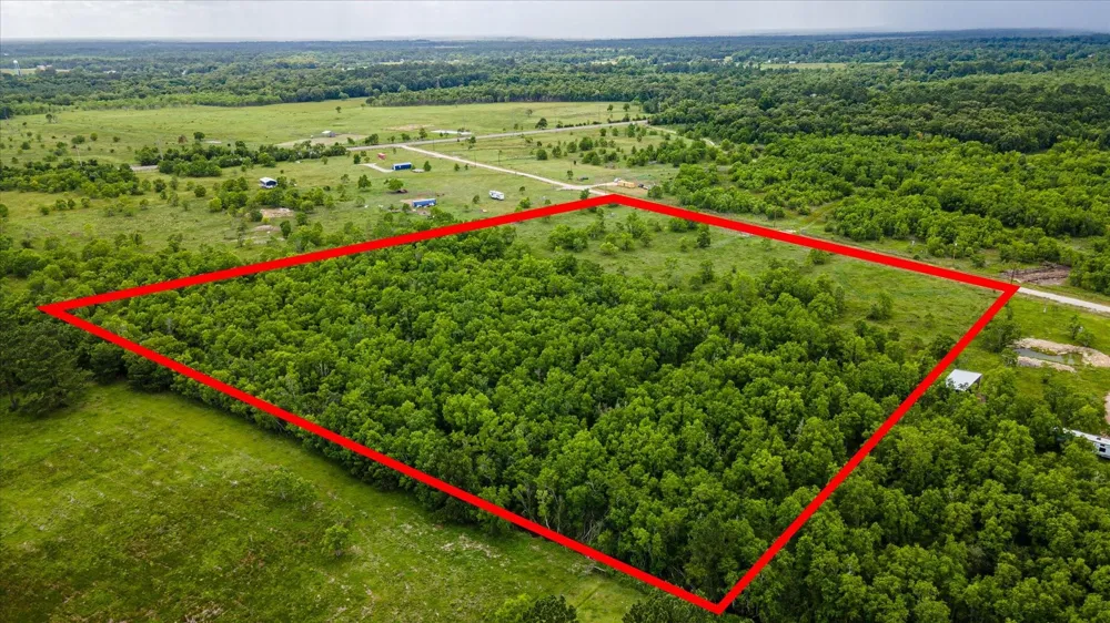 348 Private Road 77003 Liberty, TX 77575