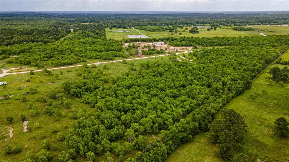 348 Private Road 77003 Liberty, TX 77575