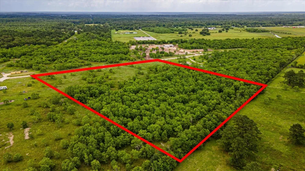 348 Private Road 77003 Liberty, TX 77575