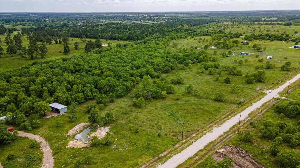 348 Private Road 77003 Liberty, TX 77575