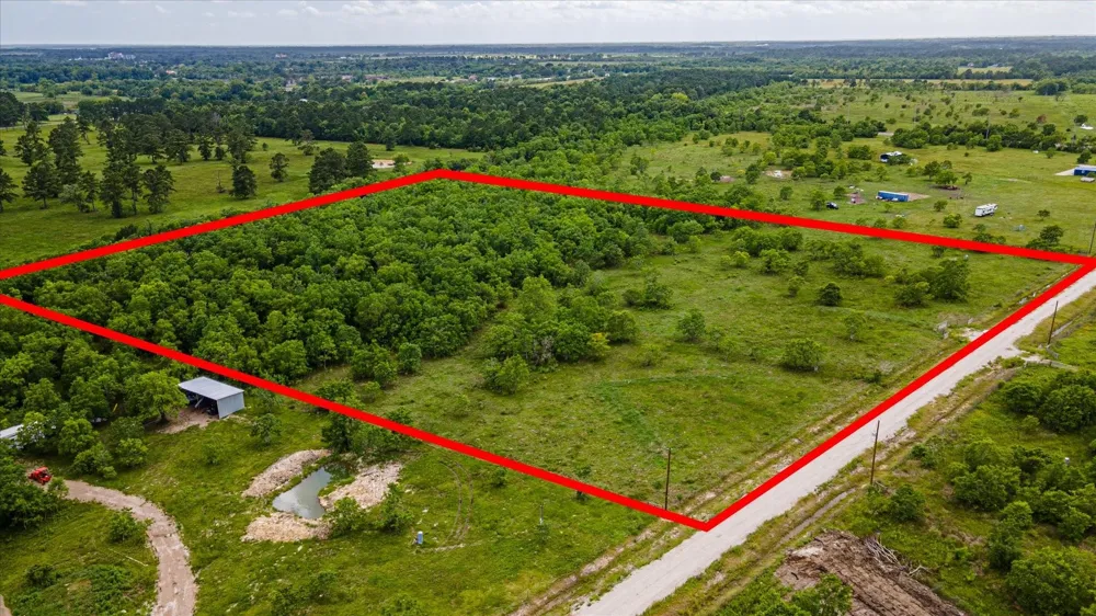 348 Private Road 77003 Liberty, TX 77575