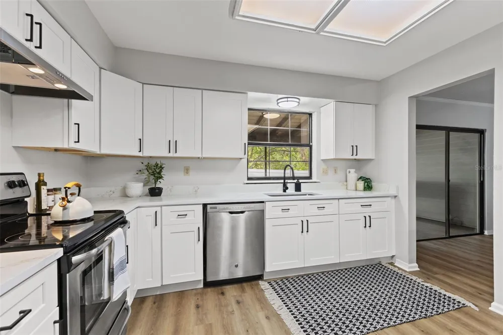 14809 WINDING CREEK COURT Tampa, FL 33613