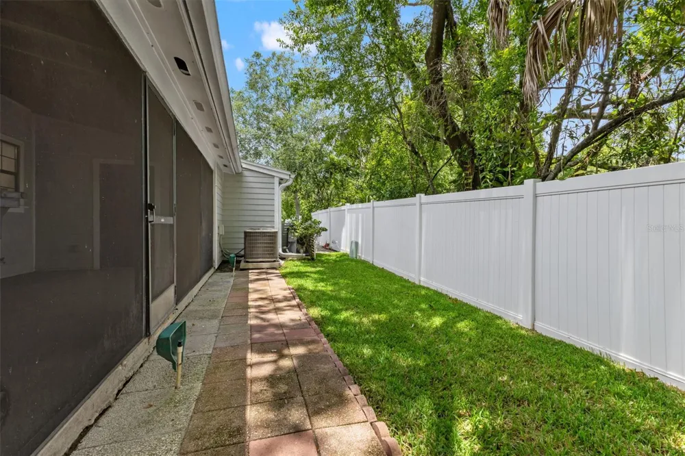 14809 WINDING CREEK COURT Tampa, FL 33613