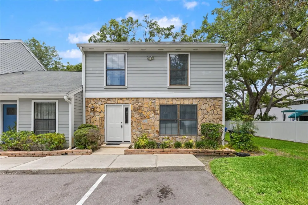14809 WINDING CREEK COURT Tampa, FL 33613