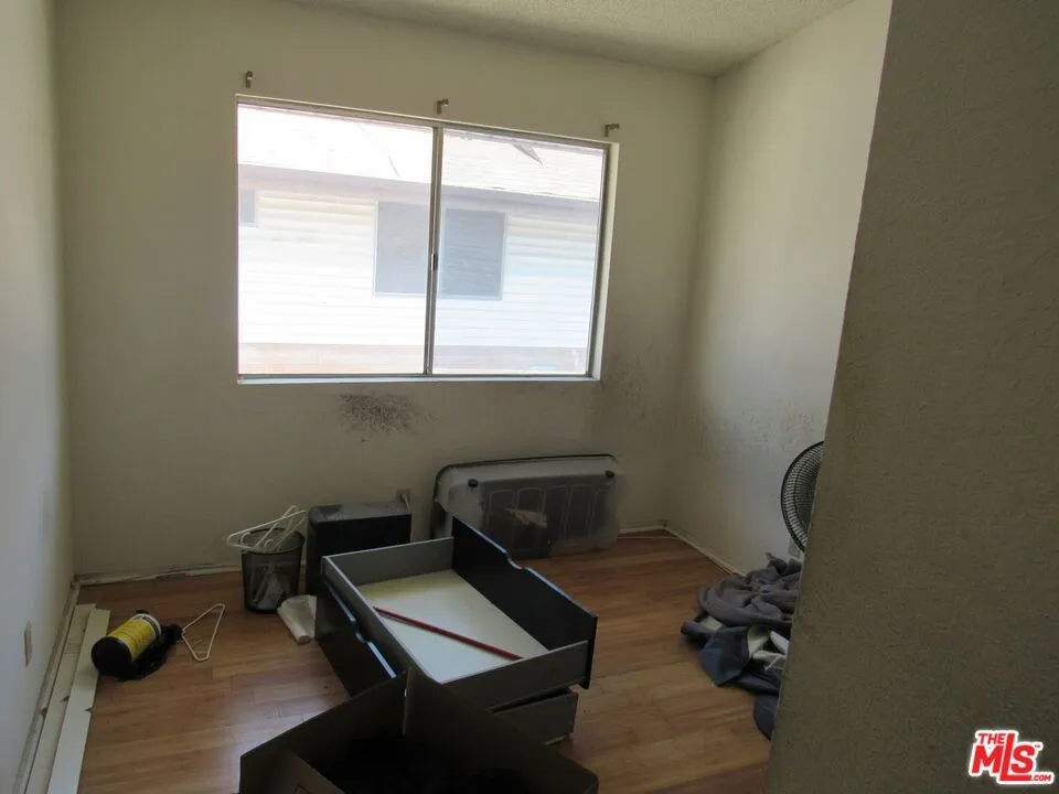 7115 Etiwanda Avenue #18 Reseda, CA 91335
