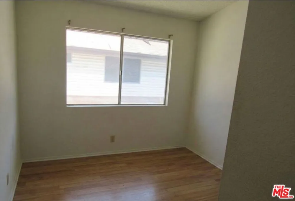 7115 Etiwanda Avenue #18 Reseda, CA 91335