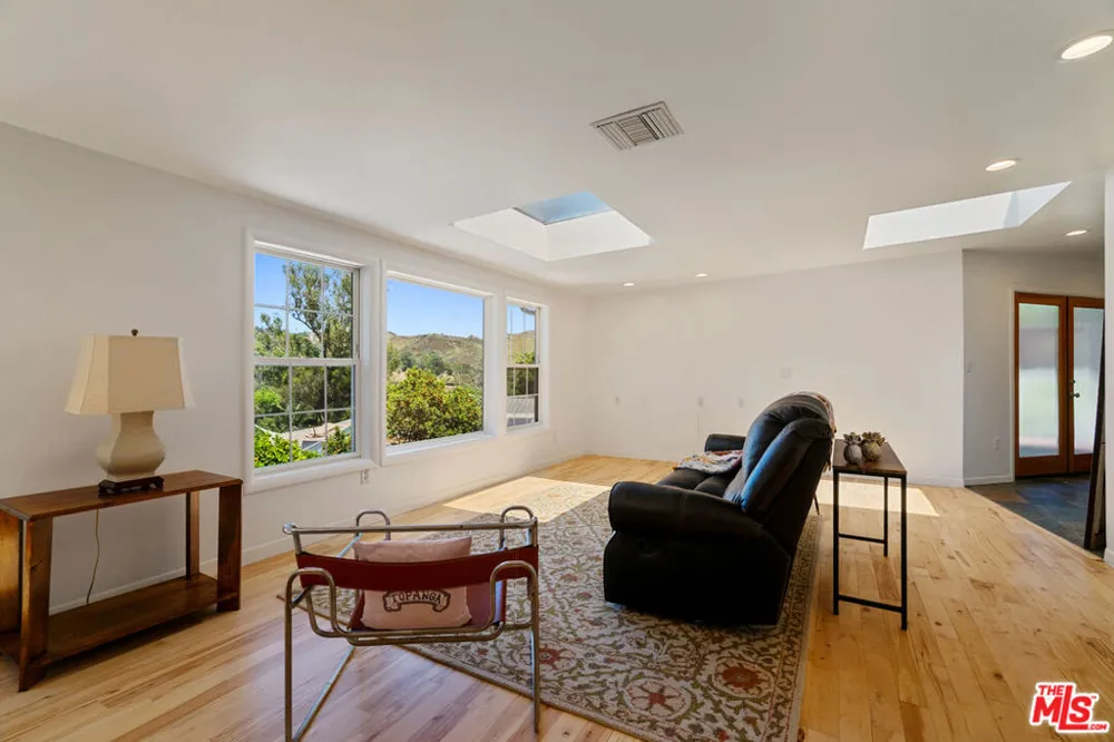 19639 Vision Drive Topanga, CA 90290