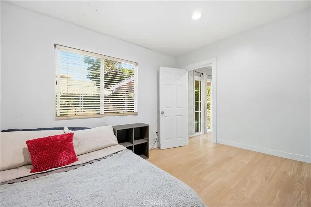 1306 E 14th Street Santa Ana, CA 92701