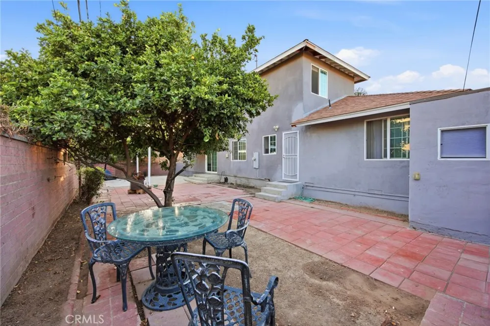 1306 E 14th Street Santa Ana, CA 92701