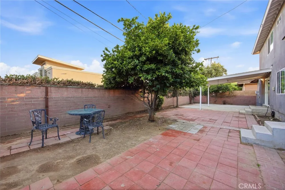 1306 E 14th Street Santa Ana, CA 92701