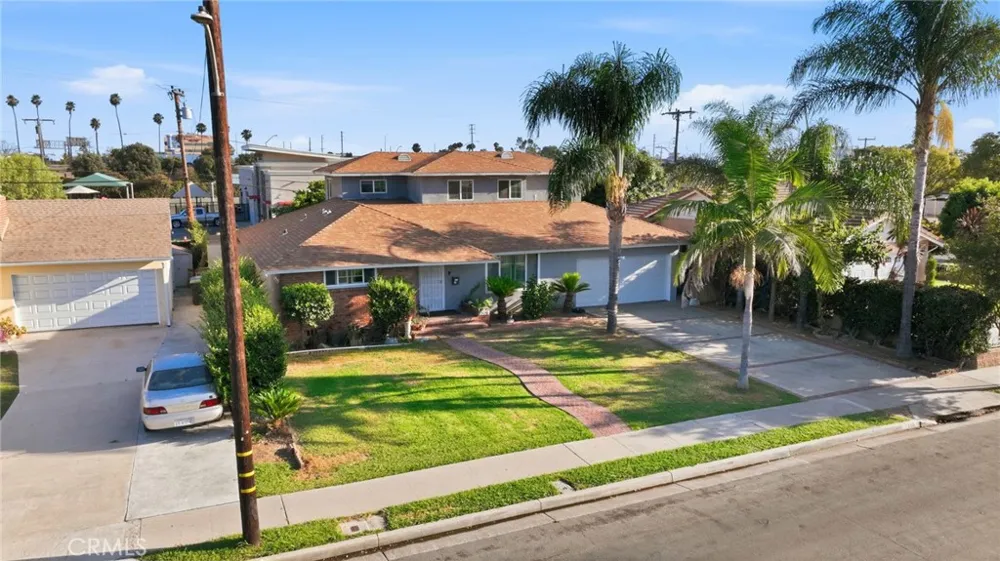 1306 E 14th Street Santa Ana, CA 92701