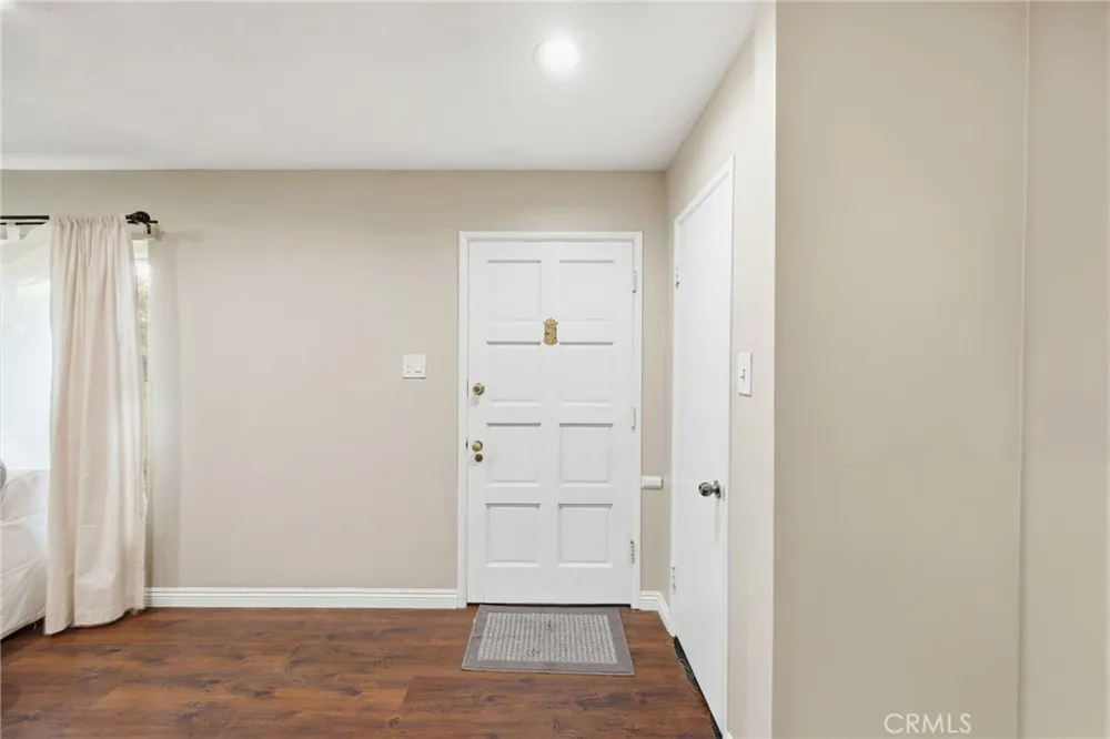 1306 E 14th Street Santa Ana, CA 92701