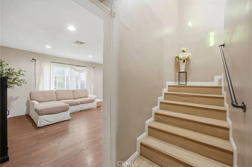1306 E 14th Street Santa Ana, CA 92701