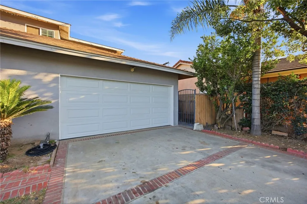 1306 E 14th Street Santa Ana, CA 92701