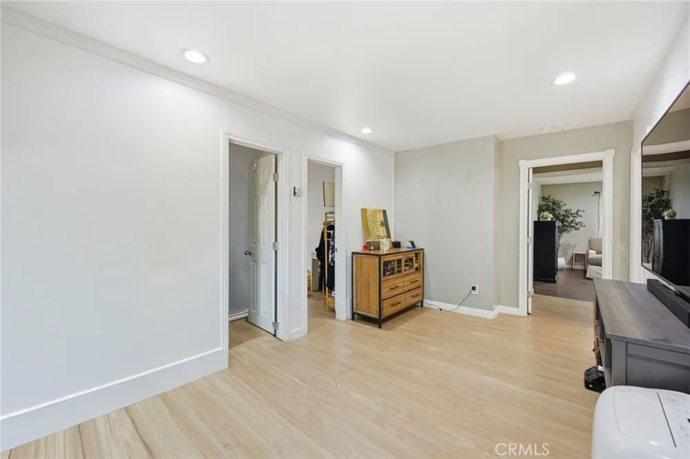 1306 E 14th Street Santa Ana, CA 92701