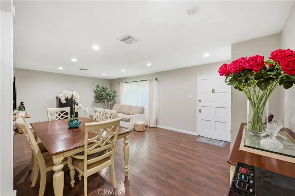 1306 E 14th Street Santa Ana, CA 92701