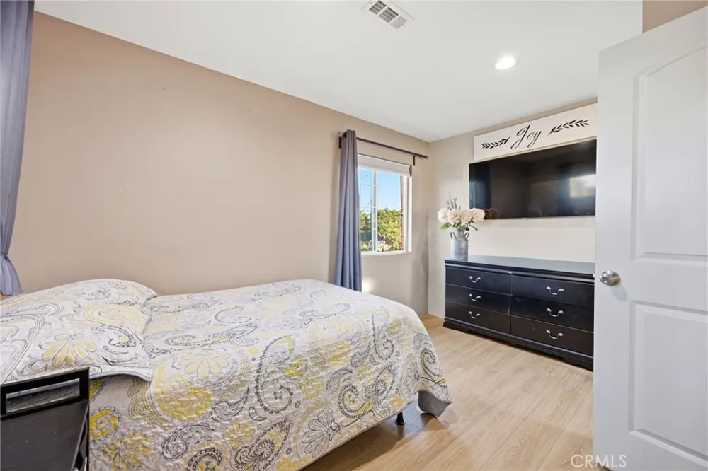 1306 E 14th Street Santa Ana, CA 92701