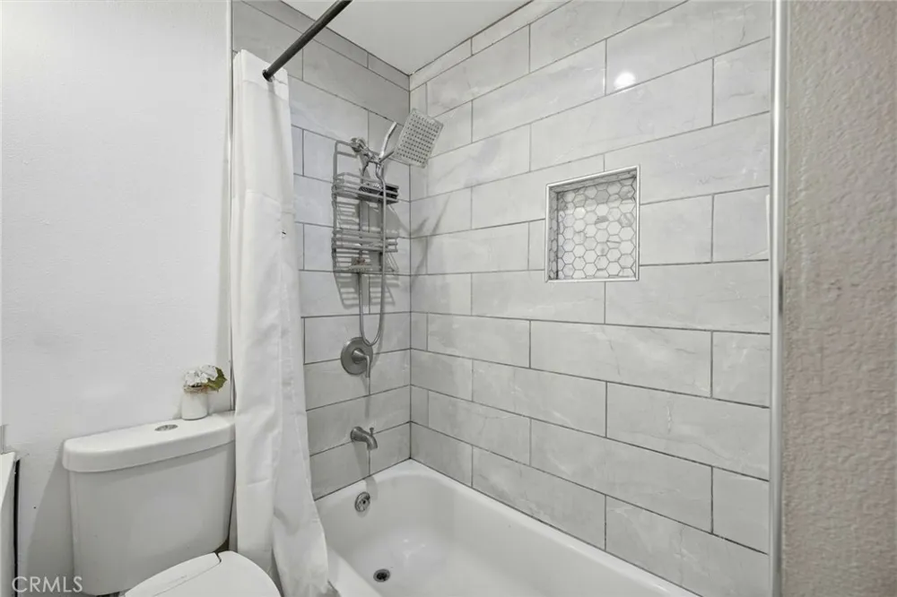 1306 E 14th Street Santa Ana, CA 92701