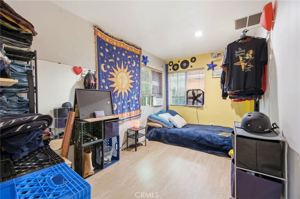 1306 E 14th Street Santa Ana, CA 92701