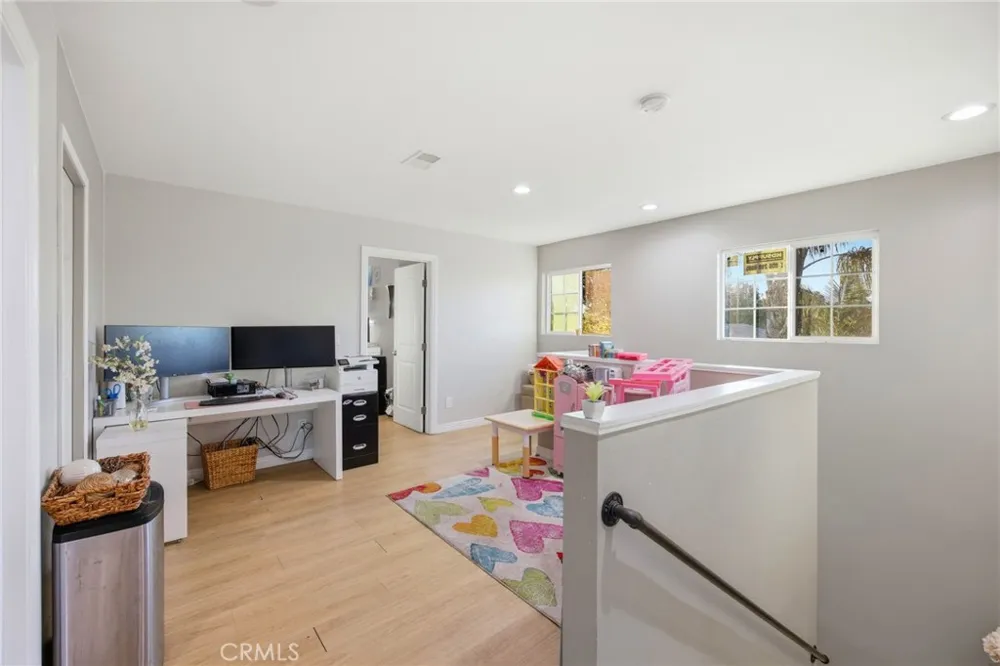 1306 E 14th Street Santa Ana, CA 92701