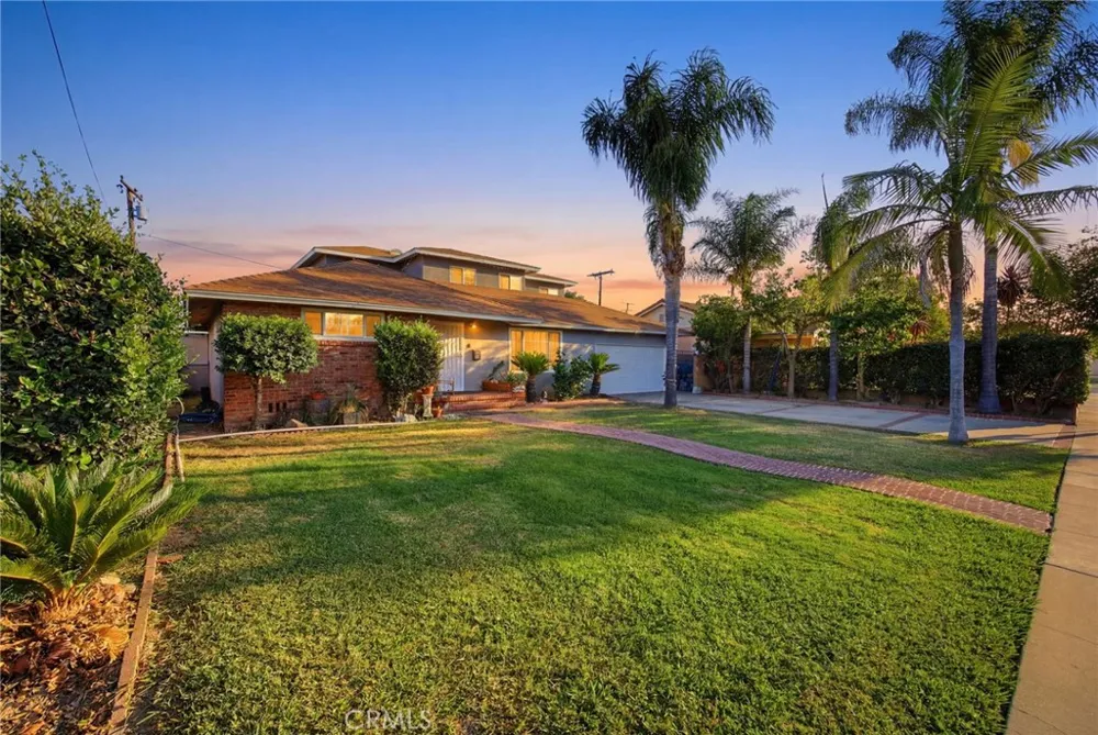 1306 E 14th Street Santa Ana, CA 92701