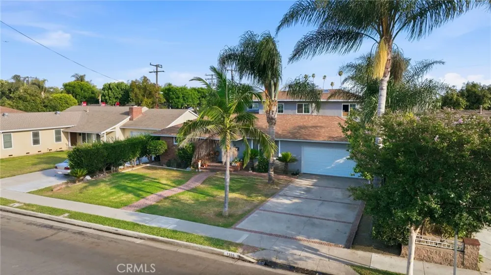 1306 E 14th Street Santa Ana, CA 92701