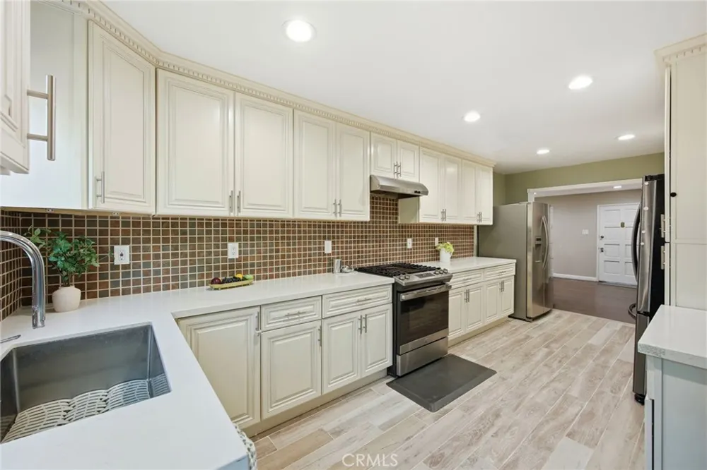 1306 E 14th Street Santa Ana, CA 92701