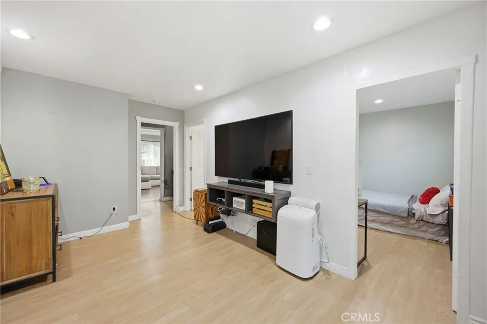 1306 E 14th Street Santa Ana, CA 92701