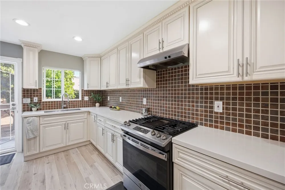 1306 E 14th Street Santa Ana, CA 92701