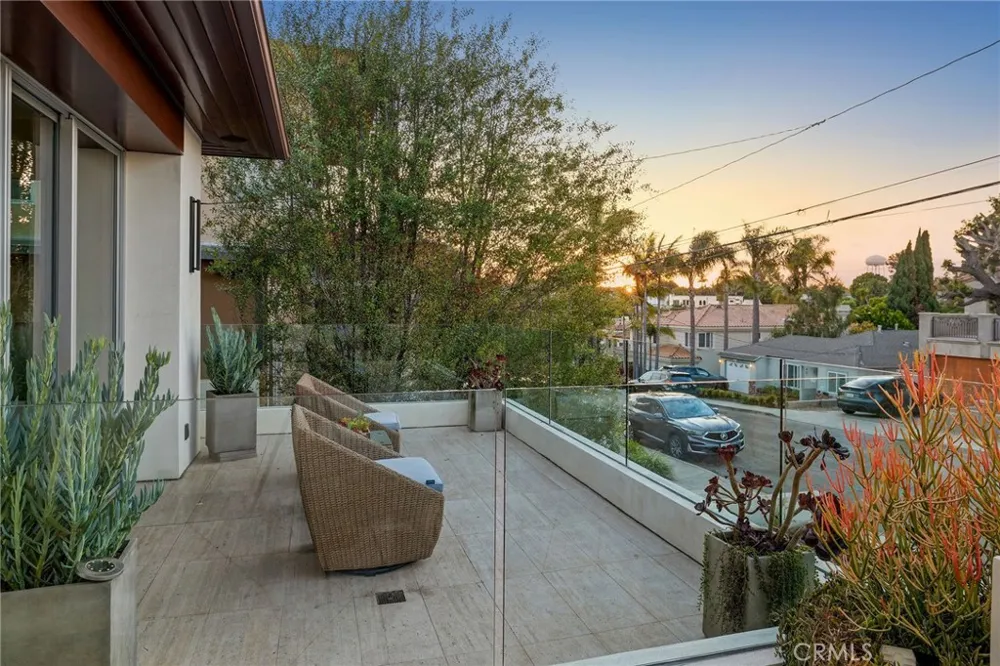 1626 1st Street Manhattan Beach, CA 90266