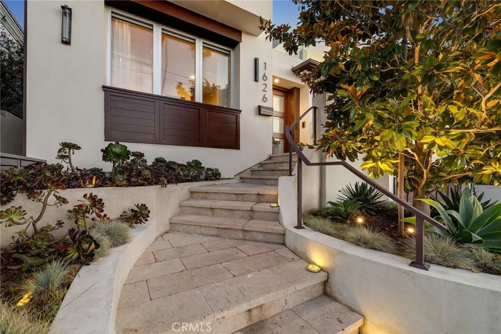 1626 1st Street Manhattan Beach, CA 90266