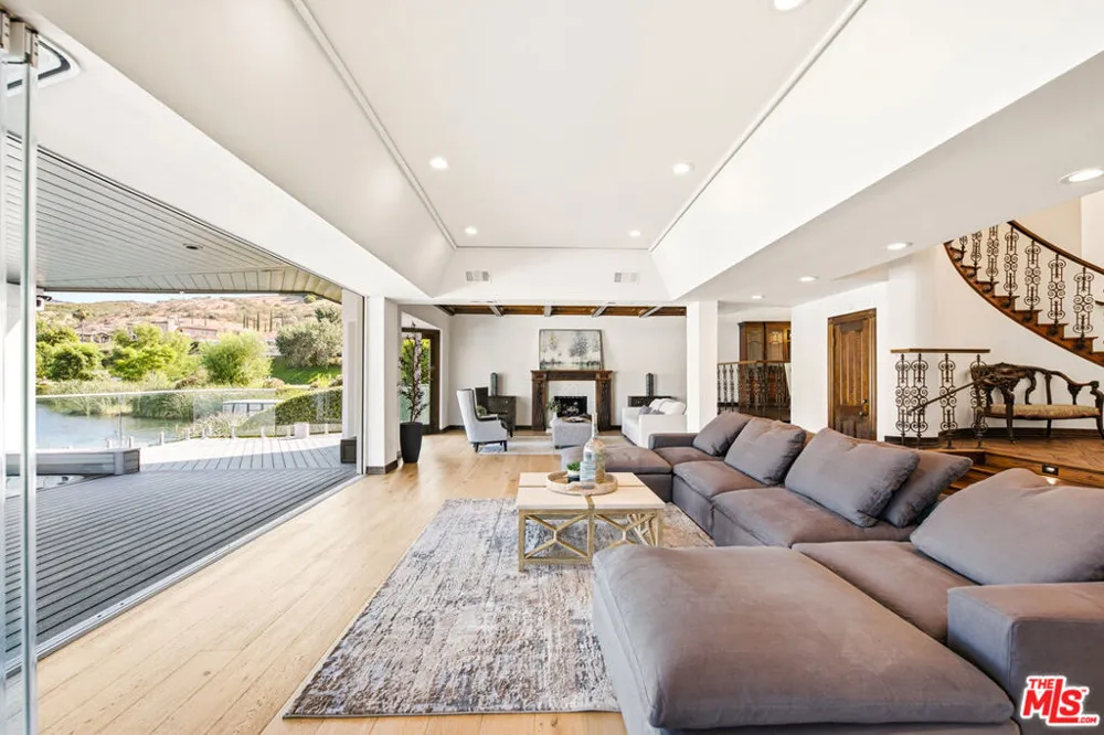 3704 Capstan Circle Westlake Village, CA 91361