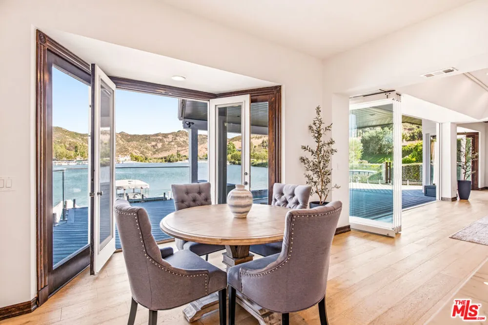 3704 Capstan Circle Westlake Village, CA 91361