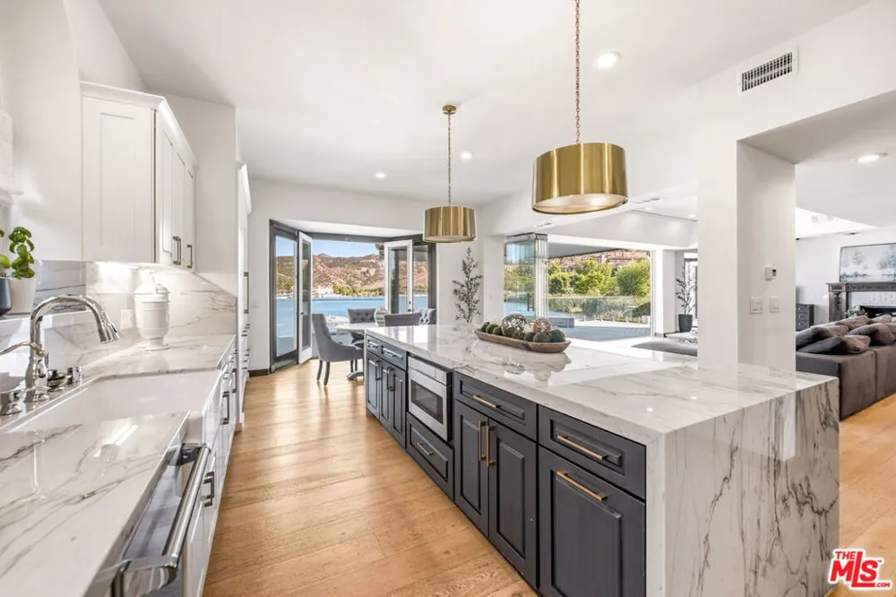 3704 Capstan Circle Westlake Village, CA 91361