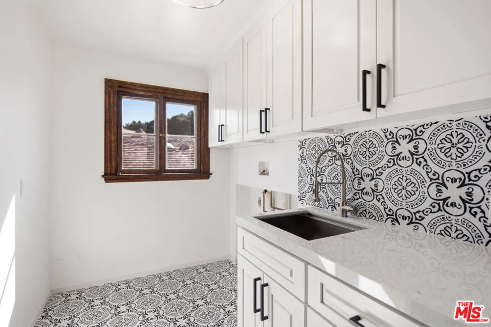 3704 Capstan Circle Westlake Village, CA 91361