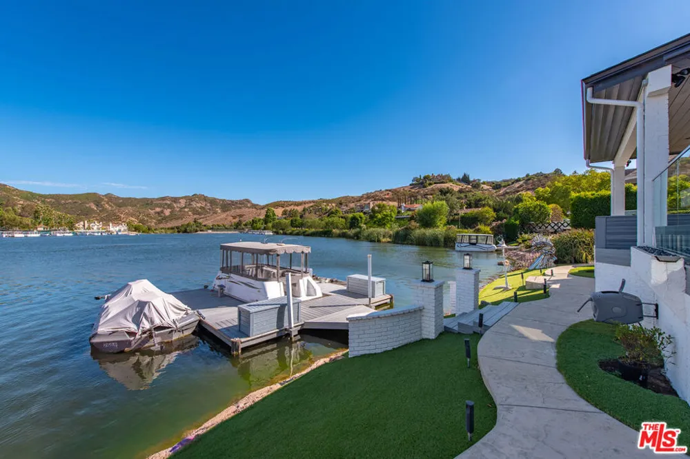 3704 Capstan Circle Westlake Village, CA 91361