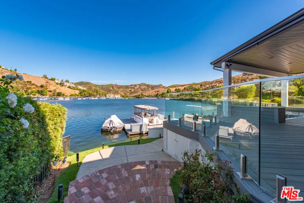 3704 Capstan Circle Westlake Village, CA 91361