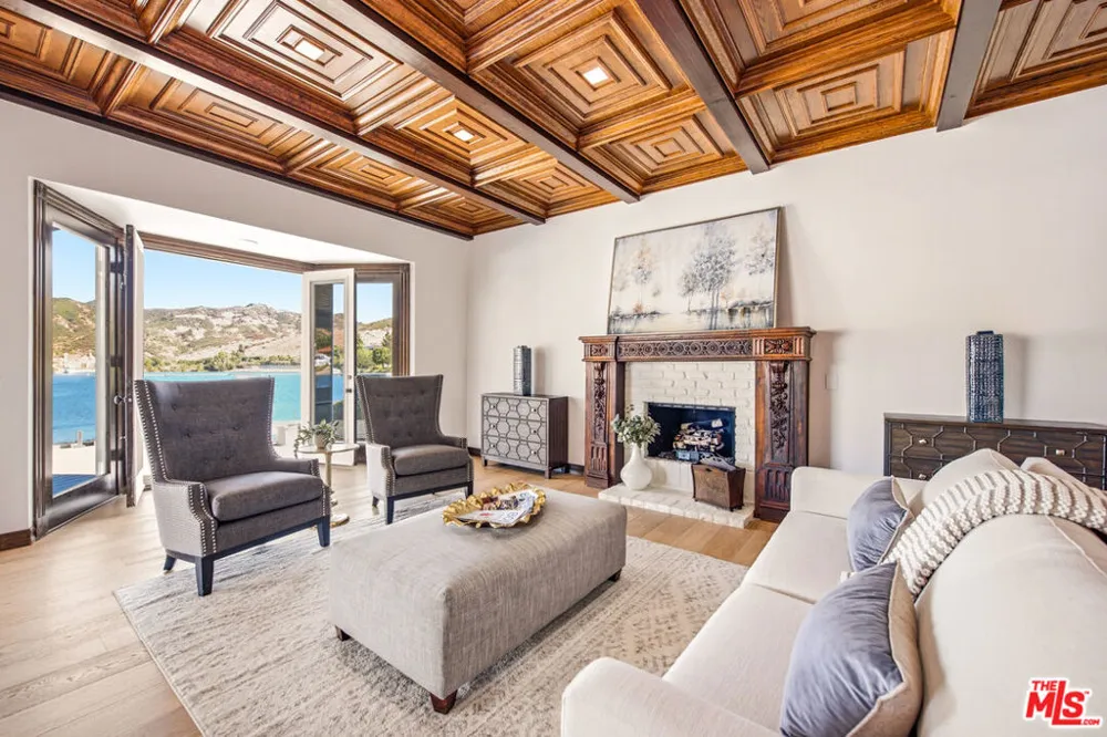 3704 Capstan Circle Westlake Village, CA 91361