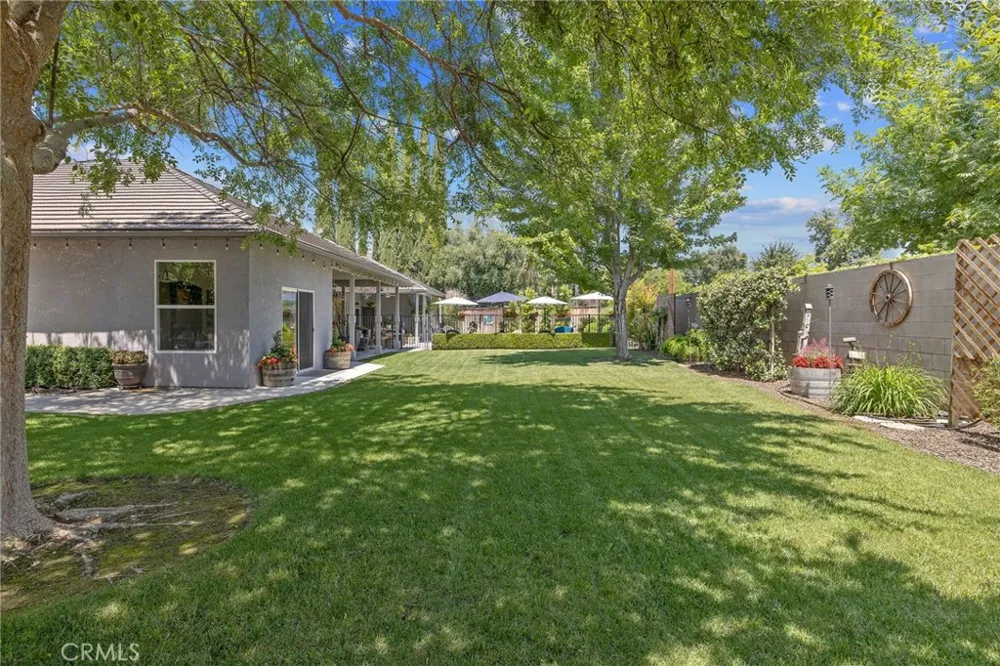 2833 E Laura Court Visalia, CA 93292