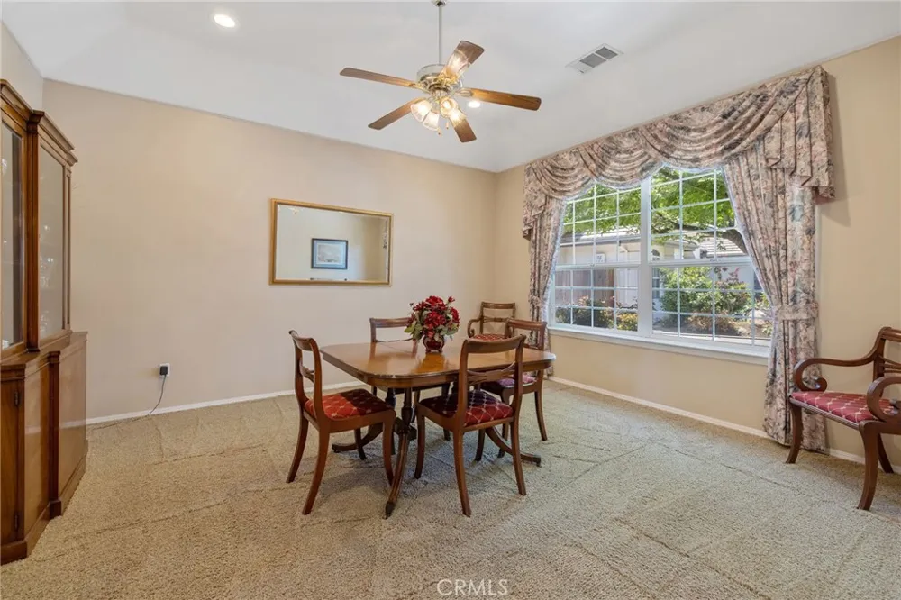 2833 E Laura Court Visalia, CA 93292