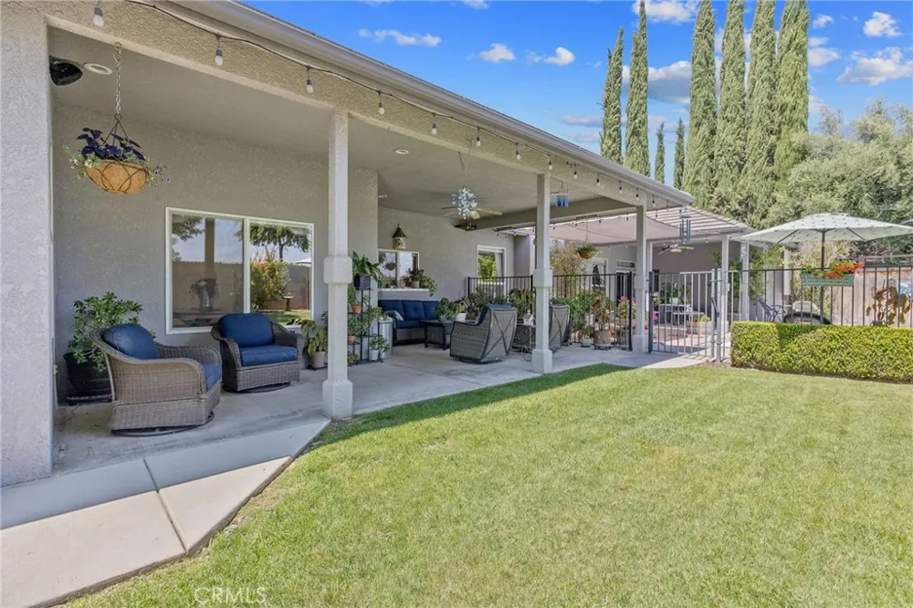 2833 E Laura Court Visalia, CA 93292