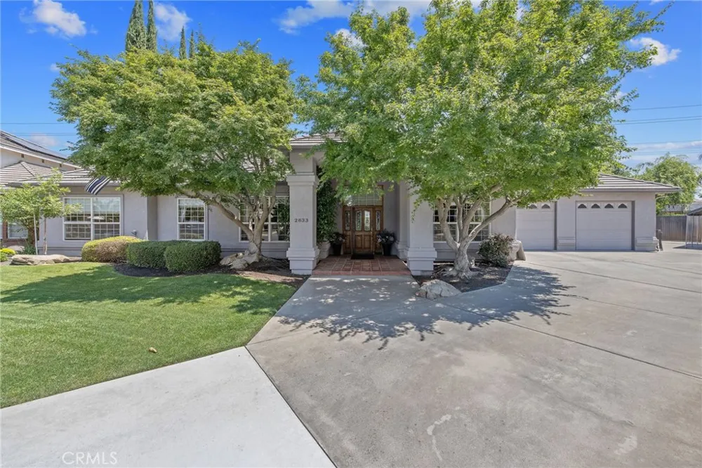 2833 E Laura Court Visalia, CA 93292