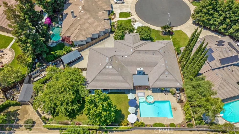 2833 E Laura Court Visalia, CA 93292