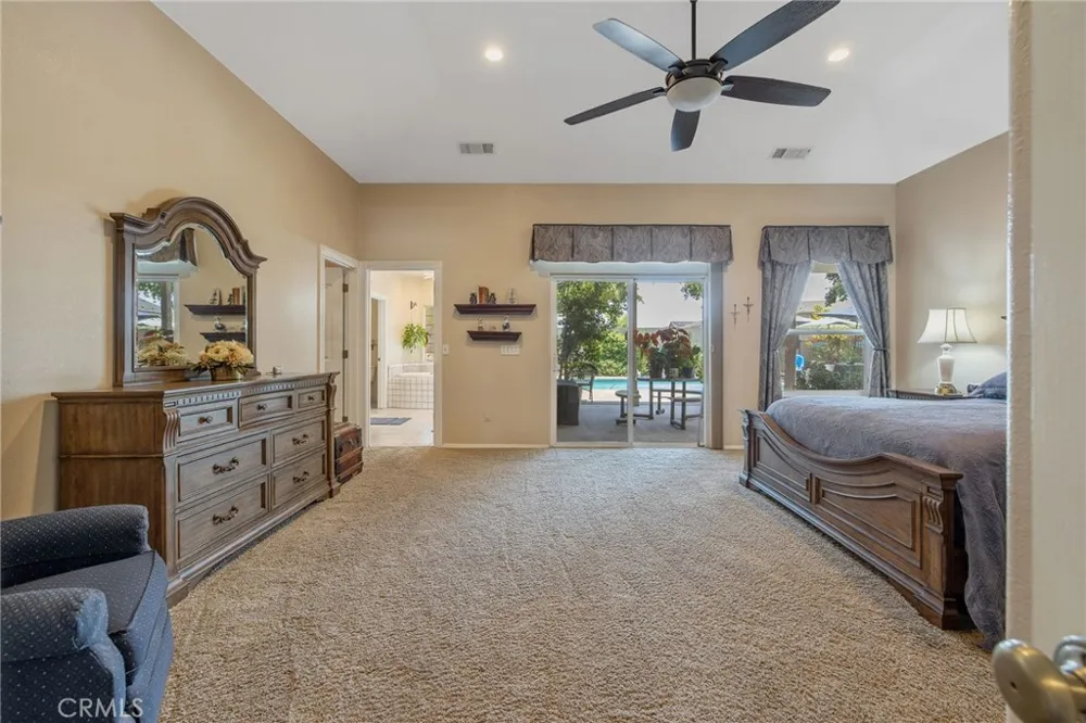 2833 E Laura Court Visalia, CA 93292