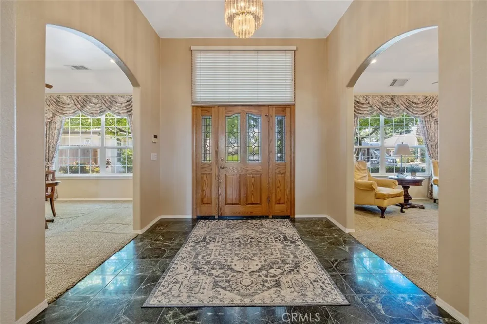 2833 E Laura Court Visalia, CA 93292