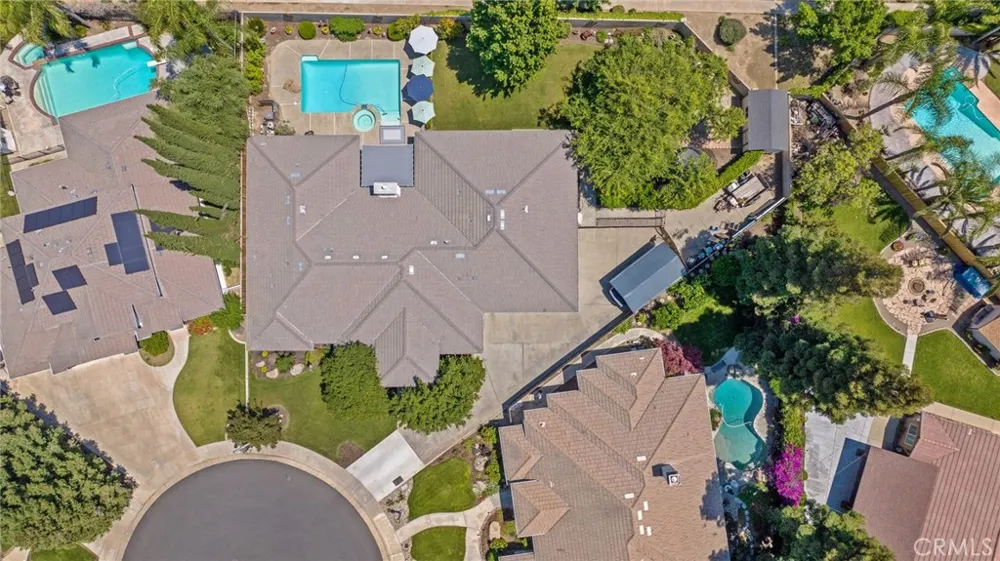 2833 E Laura Court Visalia, CA 93292