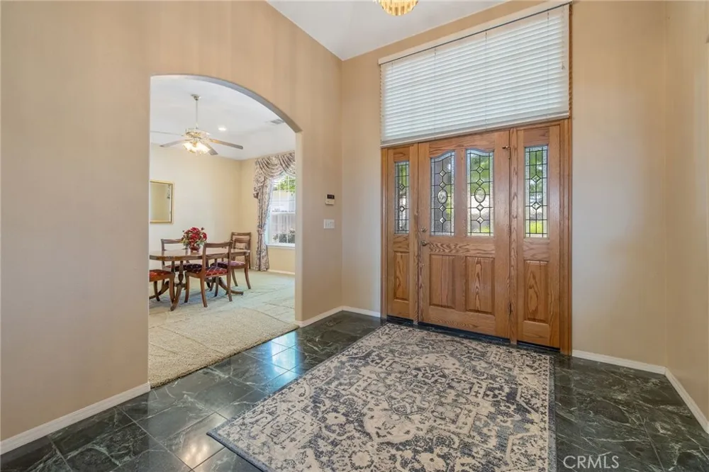 2833 E Laura Court Visalia, CA 93292