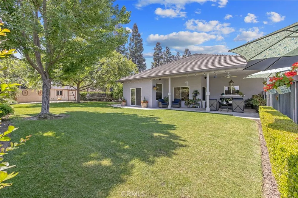 2833 E Laura Court Visalia, CA 93292
