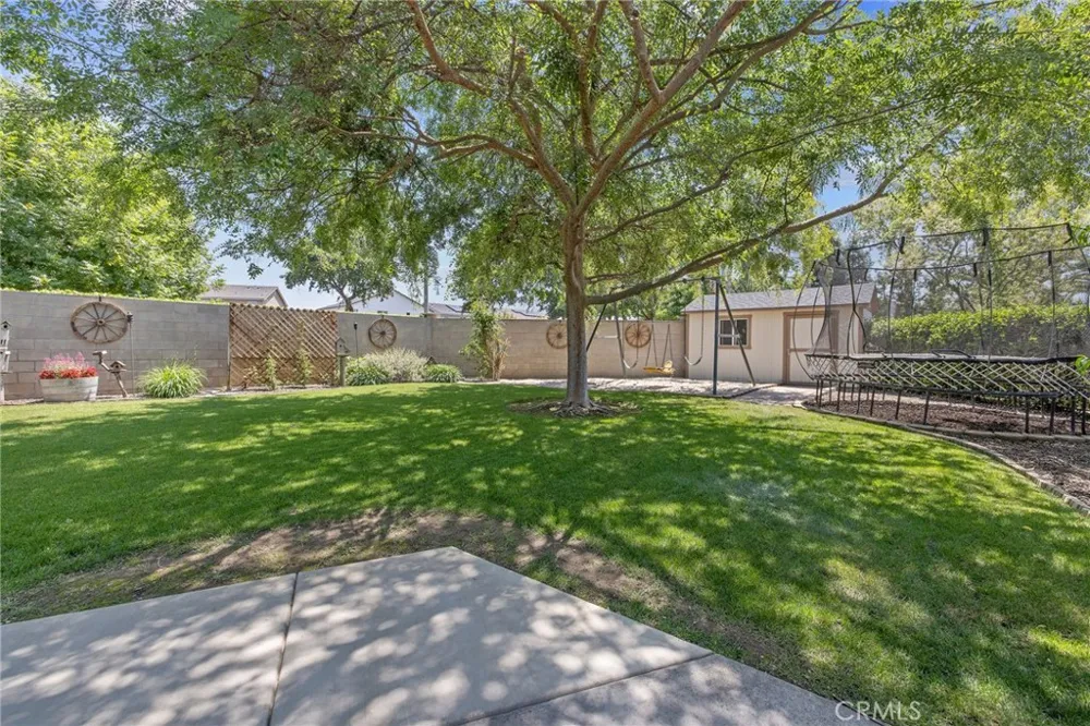 2833 E Laura Court Visalia, CA 93292